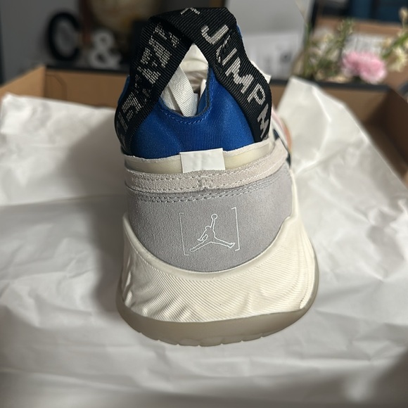 Jordan Delta Breathe - Sail/White-Tech Gray - Size 11 - Picture 4 of 5